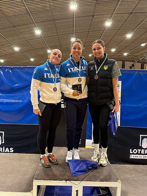 Фото новости: Фехтувальниця з Миколаєва виборола бронзову медаль на міжнародному турнірі в Сабаделі Свежие новости: Фехтувальниця з Миколаєва виборола бронзову медаль на міжнародному турнірі в Сабаделі